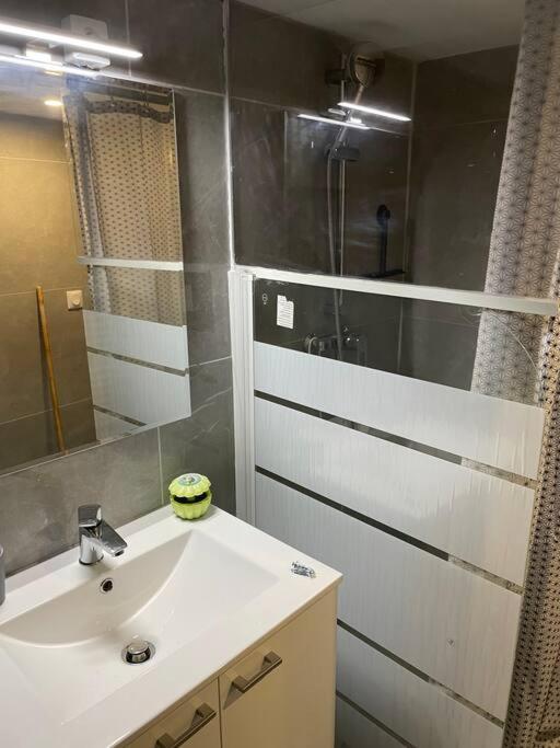 פריז Appartement Confortable - Opera - Place De La Madeleine - Saint Martin - 4 Pers מראה חיצוני תמונה